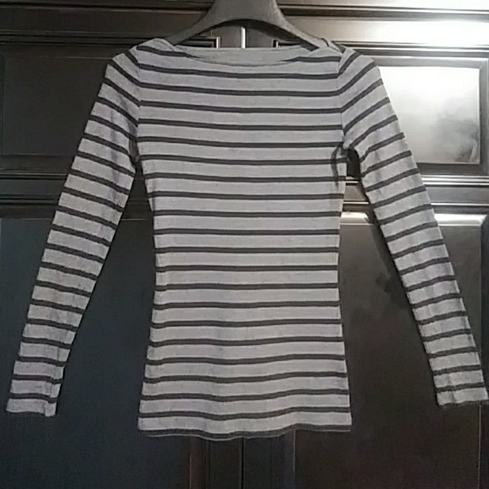 ❇Gap long sleeve striped knit shirt